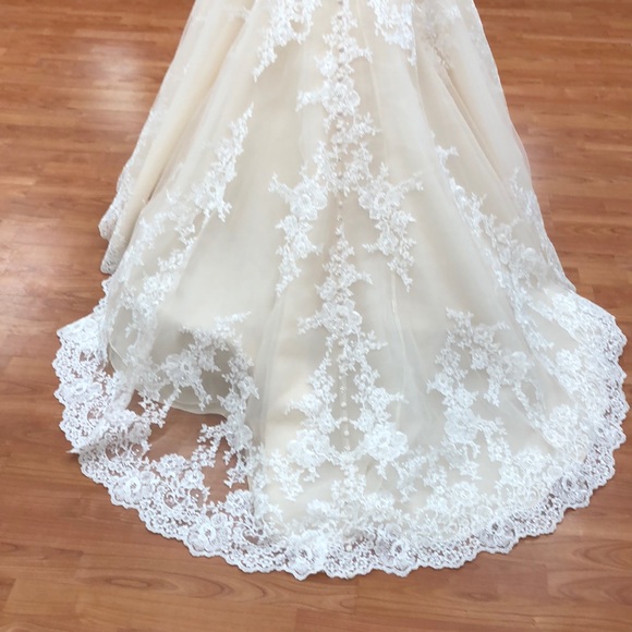 Wedding gown with rhinestones and faux pearls - Picture 7 of 8